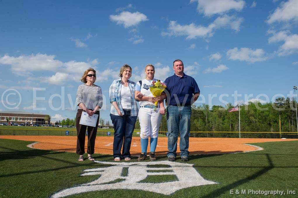 Softball Seniors 011.jpg